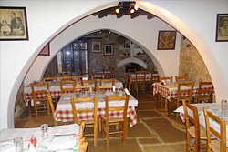 Agrovino Taverna, Courtyard and Bar